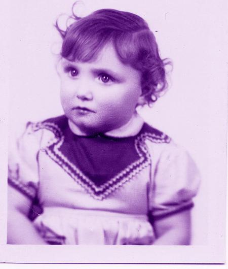 cette petite fille je l'aime normal c'est moi